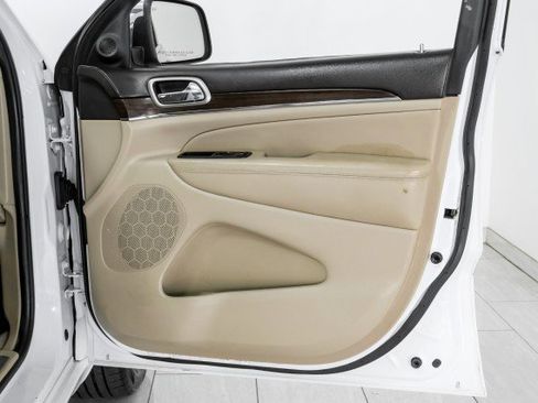 Used 2015 Jeep Grand Cherokee Overland RWD image 44
