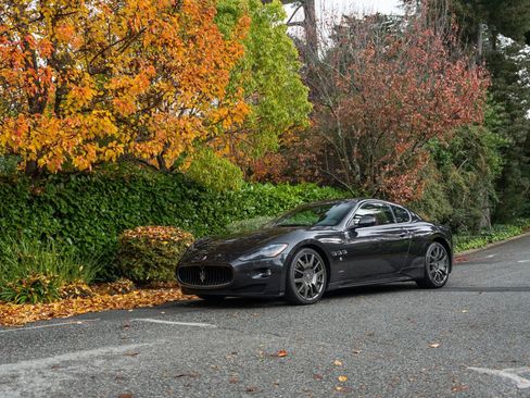 Used 2009 Maserati GranTurismo S RWD image 12