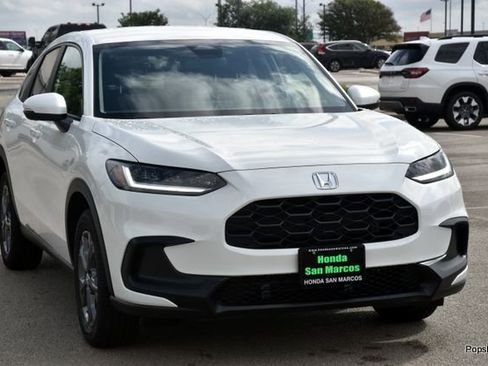 New 2026 Honda HR-V LX image 2