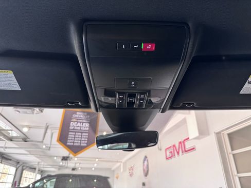 Used 2022 Volkswagen Atlas Cross Sport SEL image 27