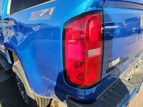 Used 2022 Chevrolet Colorado Z71 AWD/4WD image 7