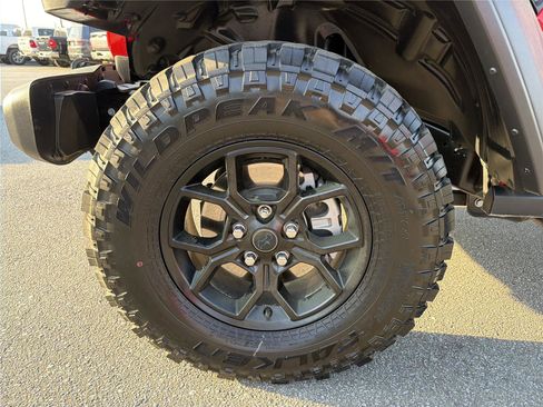 Used 2025 Jeep Wrangler Willys image 9