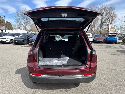 New 2025 Jeep Grand Cherokee Laredo X w/ Trailer Tow Package image 38