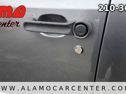 Used 2012 Jeep Liberty Sport image 11