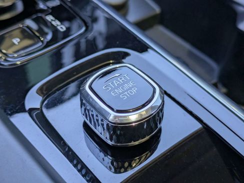 Certified 2023 Volvo XC60 B5 Ultimate w/ Protection Package Premier FWD image 41