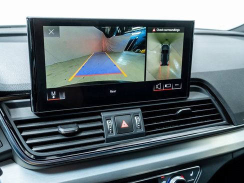 Used 2021 Audi Q5 e Premium Plus w/ Premium Plus Package image 17