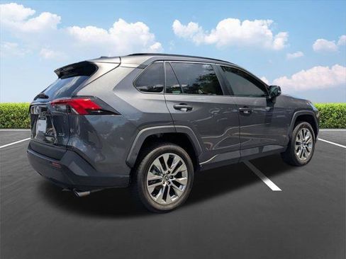 Certified 2021 Toyota RAV4 XLE Premium FWD image 5