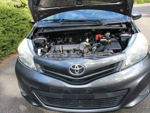 Used 2012 Toyota Yaris L image 18