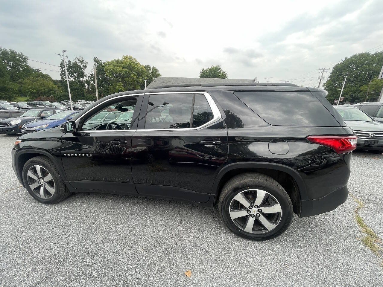Used 2019 Chevrolet Traverse LT w/ LT Premium Package AWD/4WD image 8