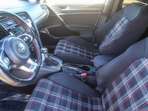Used 2018 Volkswagen GTI SE FWD image 13