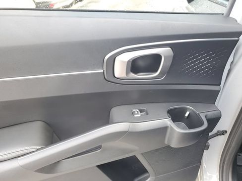 Certified 2024 Kia Sorento S w/ Panoramic Sunroof Package FWD image 11