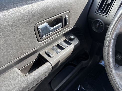 Used 2010 Ford Edge SE image 12