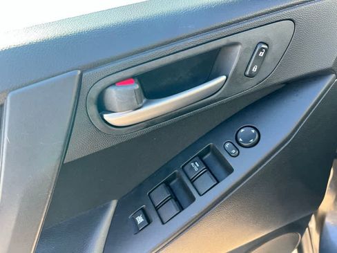 Used 2012 MAZDA MAZDA3 i Touring image 18