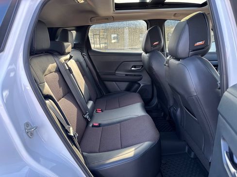 Used 2025 Nissan Kicks SR w/ SR Premium Package FWD image 17