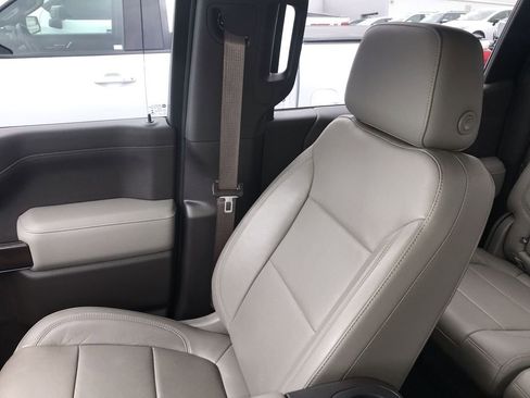 Used 2019 GMC Sierra 1500 SLT w/ SLT Convenience Package AWD/4WD image 23