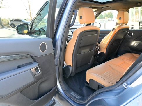 Used 2019 Land Rover Discovery HSE image 34