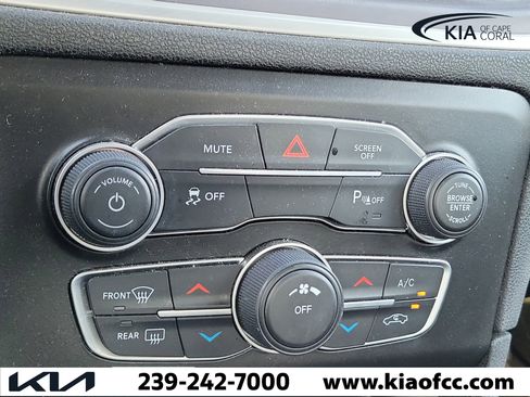 Used 2022 Dodge Charger SXT RWD image 18