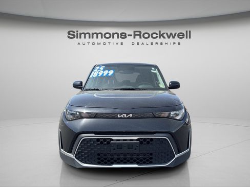 Used 2025 Kia Soul LX w/ LX Technology Package FWD image 7