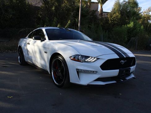 Used 2018 Ford Mustang GT Premium RWD image 1