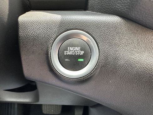 Used 2024 GMC Terrain SLT AWD/4WD image 32