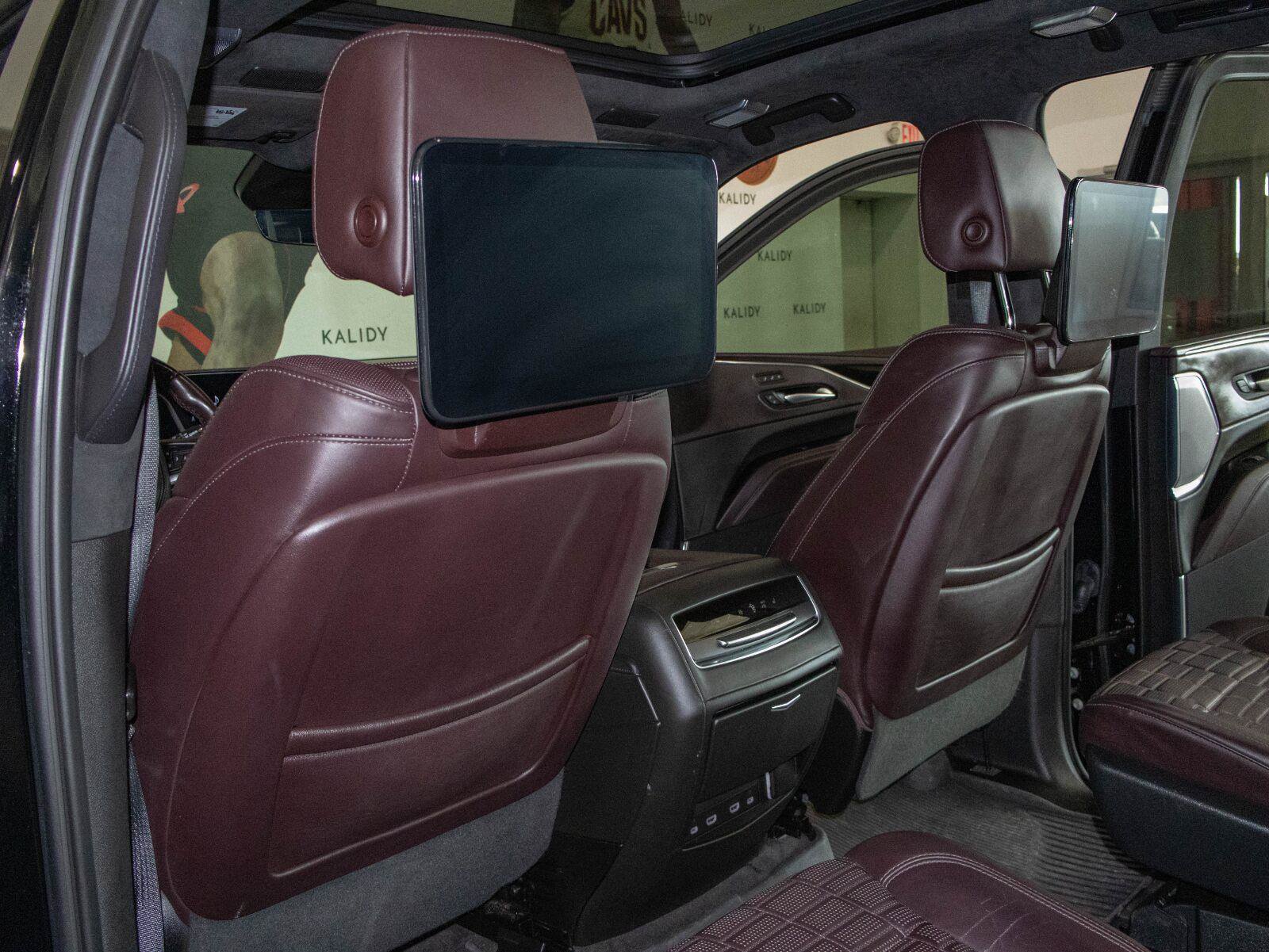 Used 2023 Cadillac Escalade Sport Platinum w/ LPO, ONYX Package AWD/4WD image 10
