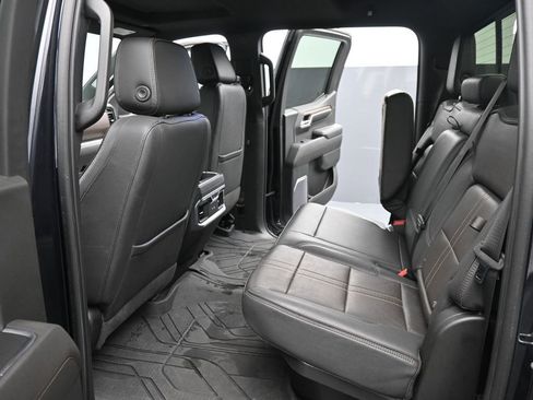 Used 2022 Chevrolet Silverado 1500 High Country w/ High Country Premium Package image 16