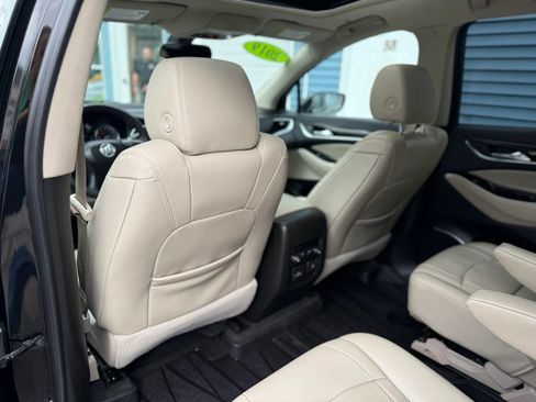 Used 2019 Buick Enclave Essence AWD/4WD image 33