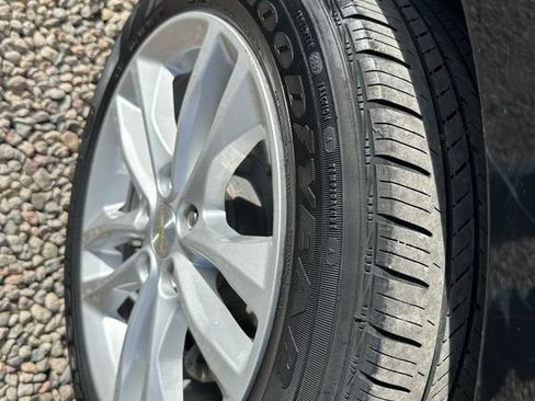 Used 2017 Chevrolet Malibu LT w/ Leather Package image 43