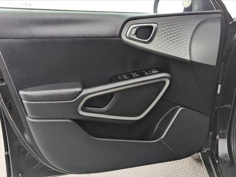 Used 2022 Kia Soul LX w/ Technology Package image 13