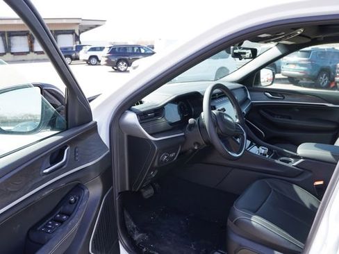 New 2026 Jeep Grand Cherokee Limited image 11