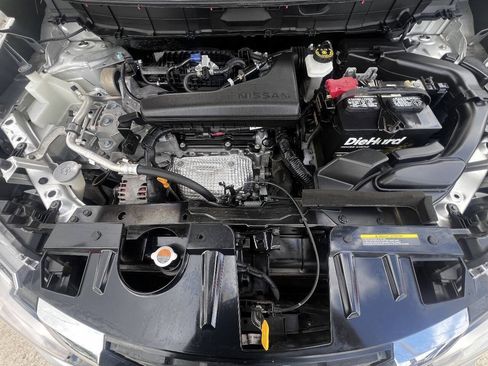 Used 2019 Nissan Rogue SV FWD image 18