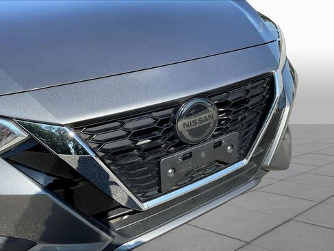 Used 2023 Nissan Sentra SV FWD image 29
