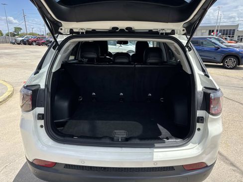 Used 2021 Jeep Compass Latitude FWD image 8