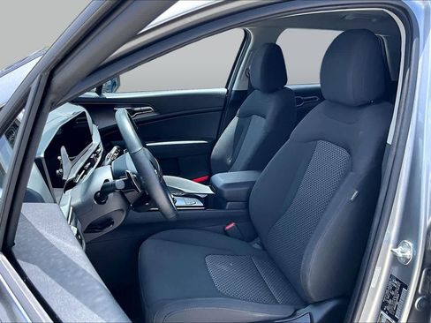 Certified 2026 Kia Sportage LX FWD image 8