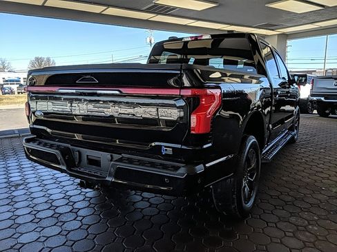 Used 2022 Ford F150 Lightning Lariat image 5