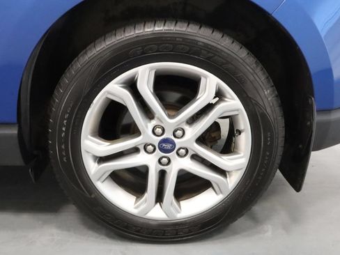 Used 2018 Ford Edge Titanium w/ Equipment Group 301A AWD/4WD image 23
