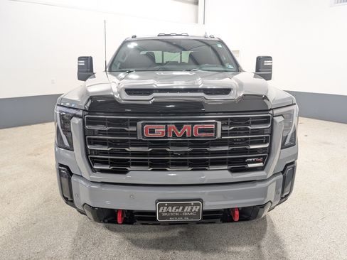 Used 2024 GMC Sierra 2500 AT4 w/ AT4 Premium Plus Package AWD/4WD image 8