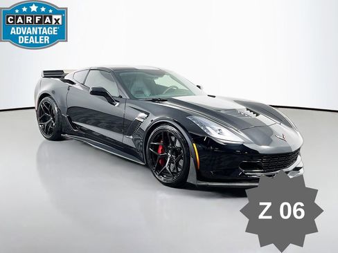 Used 2015 Chevrolet Corvette Z06 w/ Z07 Performance Package RWD image 3