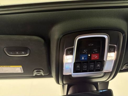 Used 2022 RAM 1500 Laramie AWD/4WD image 25