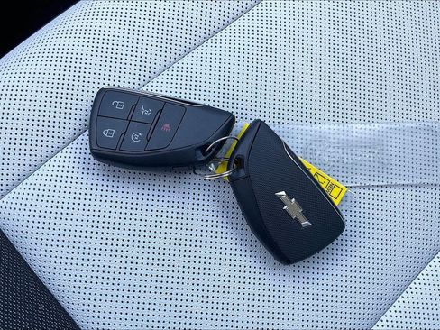 Used 2025 Chevrolet Equinox EV LT FWD image 11
