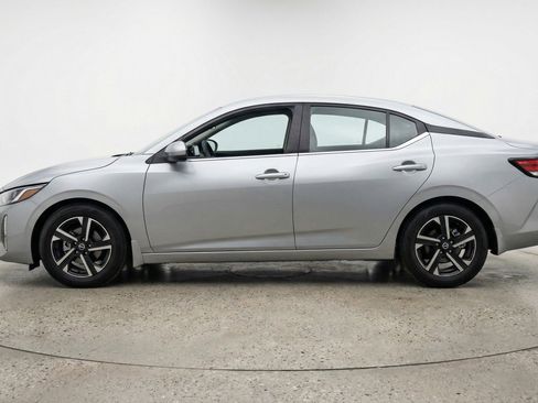 Used 2025 Nissan Sentra SV image 5