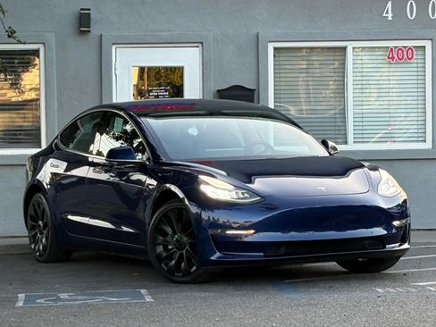 Used 2019 Tesla Model 3 Mid Range RWD image 3