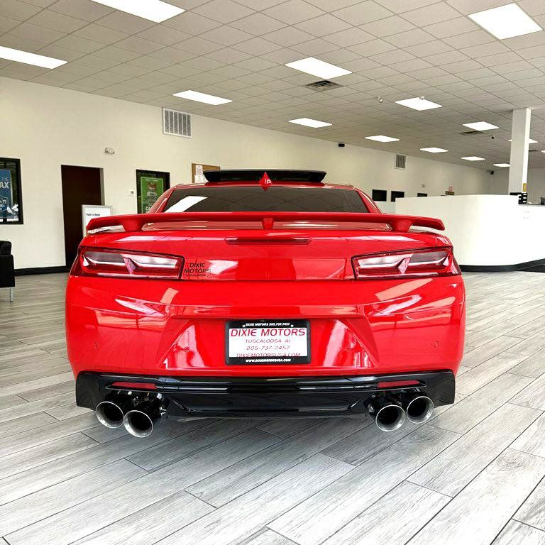 Used 2016 Chevrolet Camaro SS RWD image 8