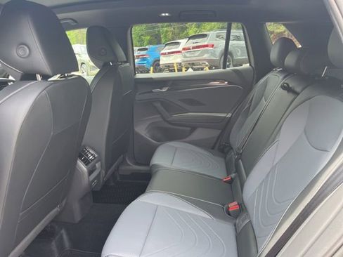 New 2026 Volkswagen Tiguan SE R-Line FWD image 13