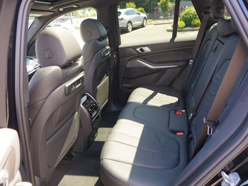Used 2019 BMW X5 xDrive40i w/ Convenience Package AWD/4WD image 24