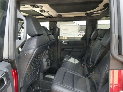 New 2026 Ford Bronco Badlands w/ Sasquatch Package AWD/4WD image 13