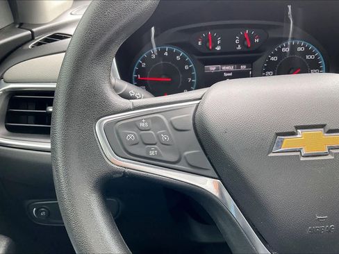 Used 2018 Chevrolet Equinox LT FWD image 23
