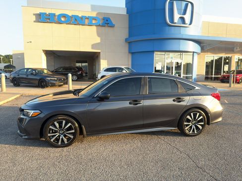 Certified 2024 Honda Civic EX image 1