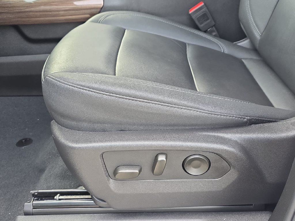 Used 2025 Chevrolet Silverado 1500 RST AWD/4WD image 29