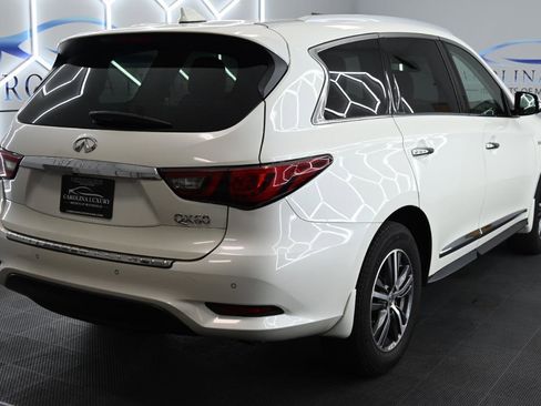 Used 2019 INFINITI QX60 Luxe w/ Essential Package image 4